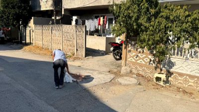 Erenler ilçesinde aile içi silahlı çatışma sonucu baba ağır yaralandı.