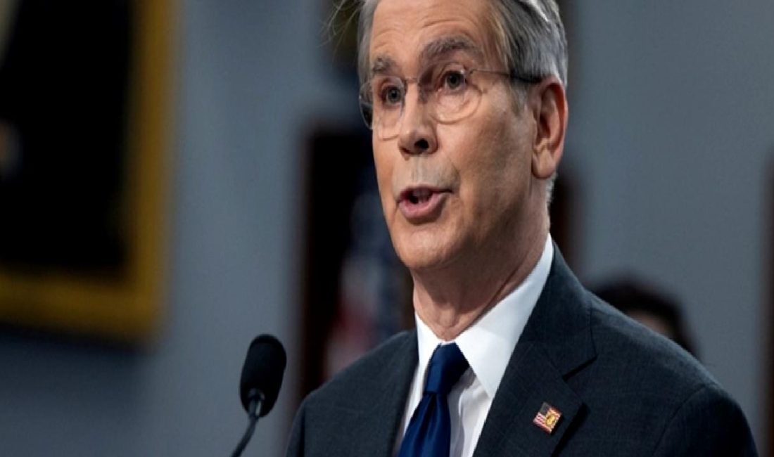 Fed ve Ekonomistler Üzerine Eleştiriler Fed'in kararları ve ekonomistlerin tahminleri üzerine eleştiriler: Ekonomik politikaların etkileri