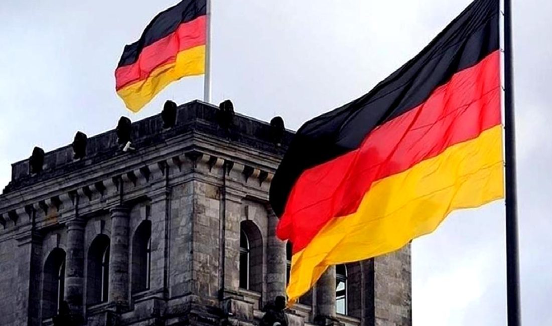 Fitch Ratings’tan Almanya’nın Kredi Notu ve Ekonomik Görünüm Raporu Fitch Ratings, Almanya'nın kredi notu ve ekonomik görünümünü analiz etti.