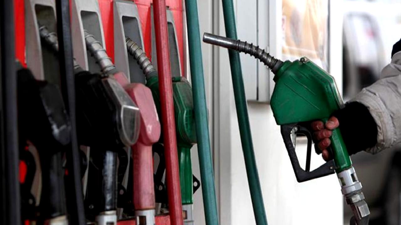 Güncel akaryakıt fiyatları ve piyasa analizleriyle ilgili en son bilgiler,