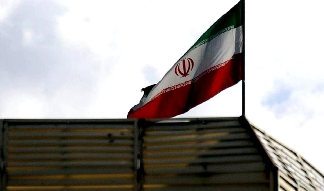 İran, Rusya ve Çin liderleri Tahran'da üçlü görüşme yaptı. Küresel