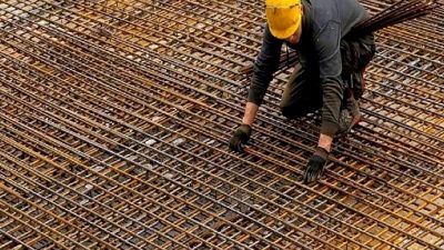 İzinsiz çalışma ve sınır dışı yönetmeliklerini keşfedin: Cezalar, yükümlülükler ve