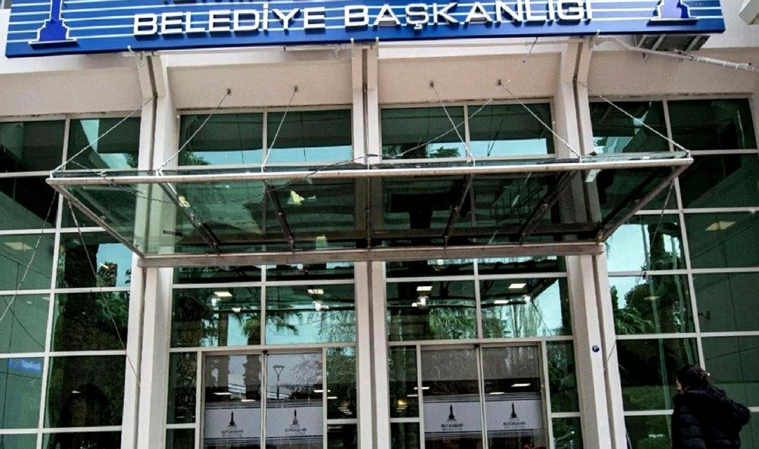 İzmir’de Belediyeye Yönelik Yolsuzluk Soruşturması İzmir'de belediyeye yönelik yolsuzluk soruşturması: İddialar, gelişmeler ve yetkililerden açıklamalar.