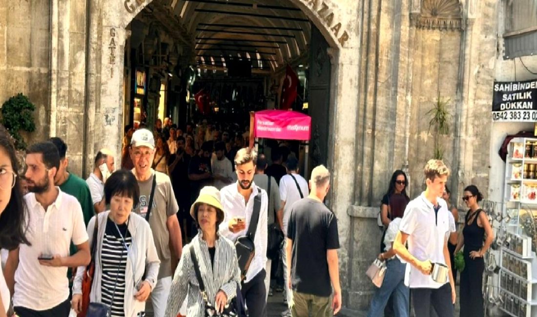 Kapalıçarşı yılın ilk 6 ayında 5 milyon turist ağırladı Kapalıçarşı, yılın ilk 6 ayında 5 milyon turist ağırladı. İstanbul'un