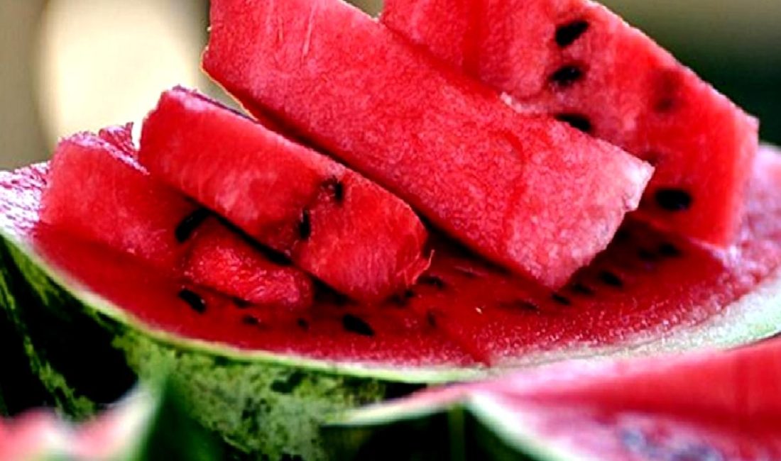 Karpuz tüketiminde hijyenin önemini öğrenin: Temel kurallar, riskler ve sağlıklı