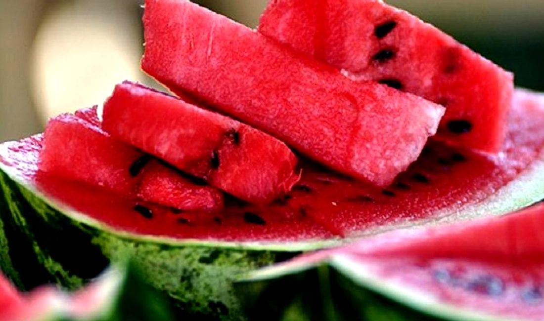 Karpuzun hijyenik tüketimi için ipuçları ve sağlık riskleri hakkında detaylı