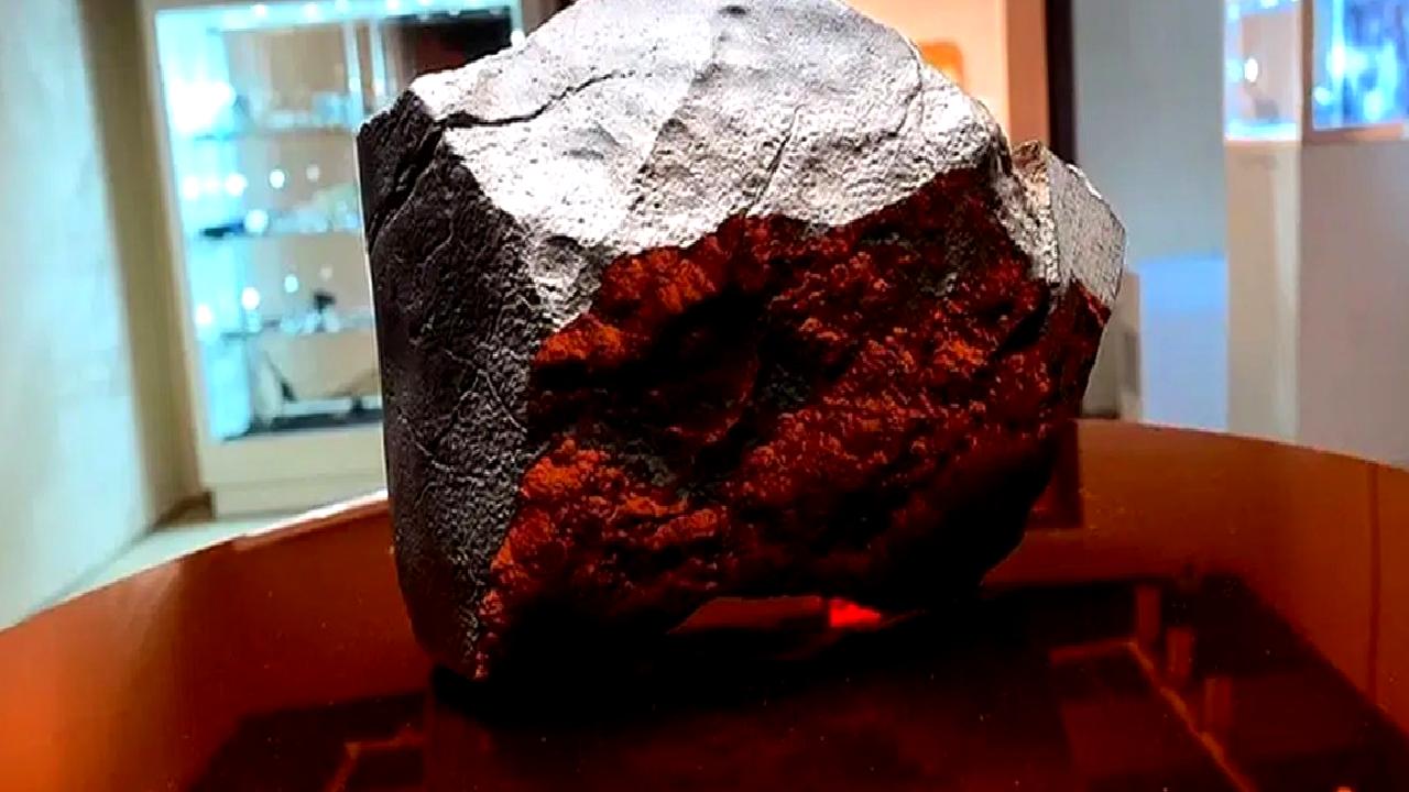 NWA 16788 gök taşı satışı ve detayları hakkında bilgi edinin.