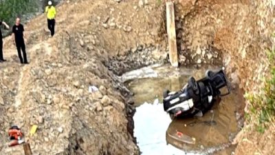 Üzücü kaza: Otomobil dereye uçtu, baba ve oğlu yaşamını yitirdi.