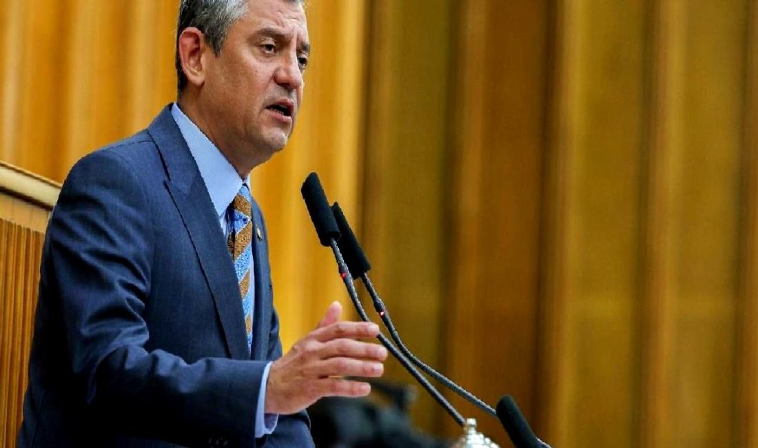 Özgür Özel: “Türkiye kolay ölümler ülkesi haline geldi” Özgür Özel, Türkiye'nin kolay ölümler ülkesi haline geldiğini belirterek önemli