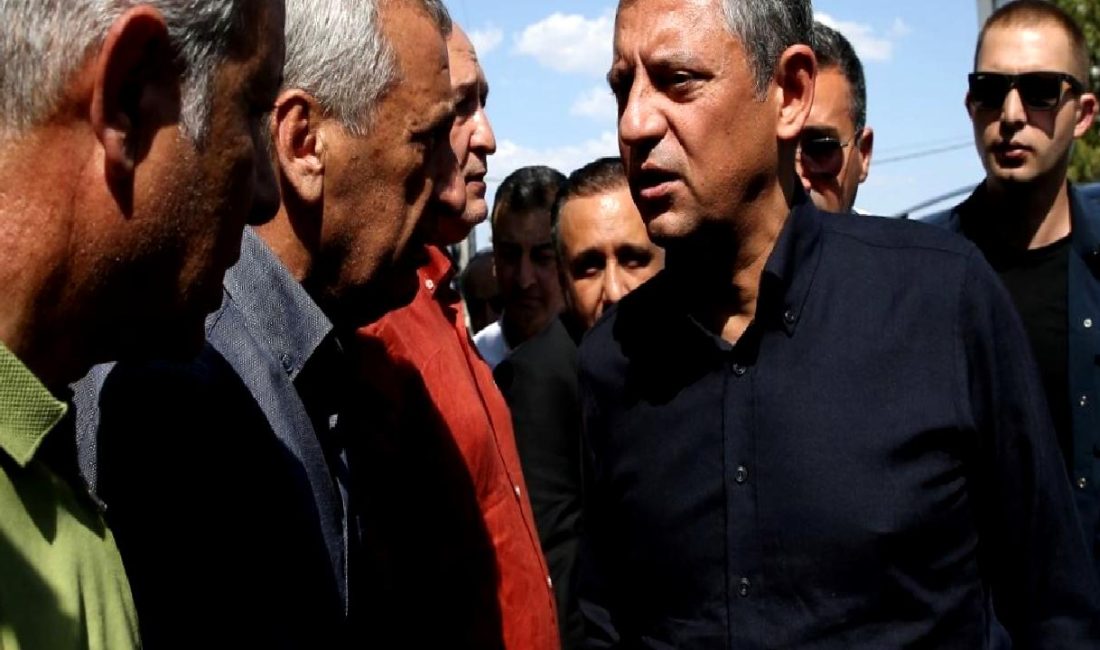 Özgür Özel’den Adıyaman’da Halk Buluşması ve Güncel Siyaset Açıklamaları Özgür Özel, Adıyaman'da halkla buluştu, güncel siyaset ve gelişmeleri değerlendirdi.