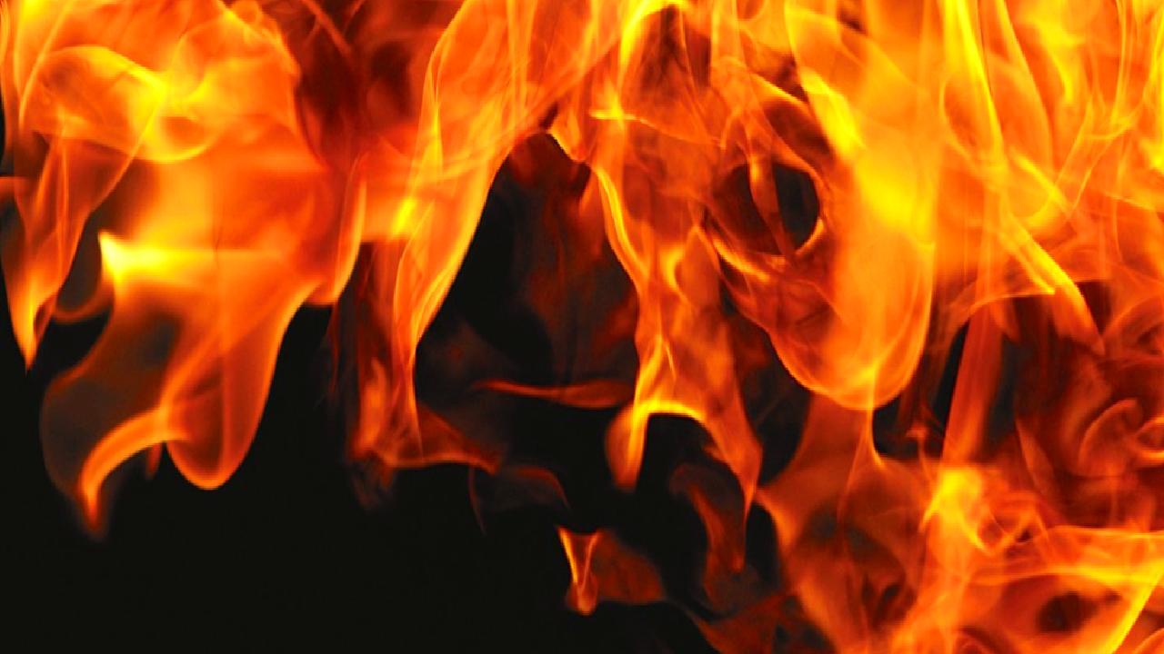 Pirosen Dönemi, insan faaliyetlerinin küresel yangın etkilerini inceler. İklim değişikliği