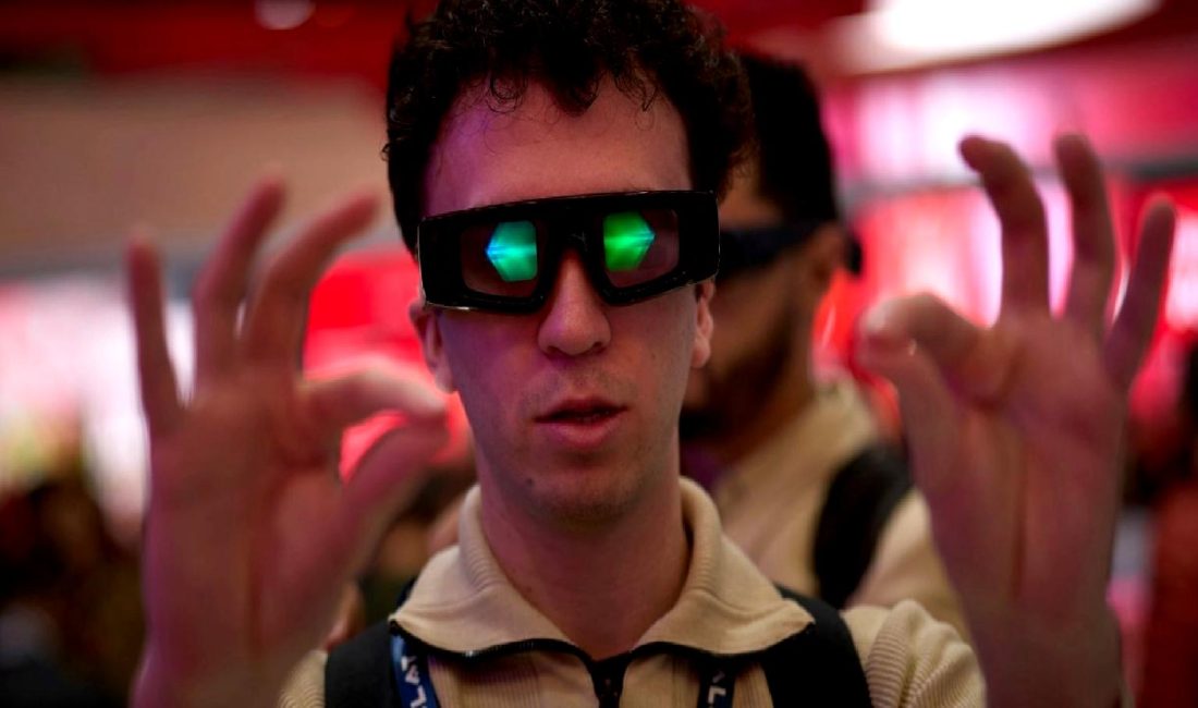 Samsung’dan Yapay Zeka Entegreli Yeni Nesil Takılabilir Cihazlar Samsung'un yapay zeka entegrasyonuyla yenilenen nesil takılabilir cihazlarıyla hayatınızı kolaylaştırın