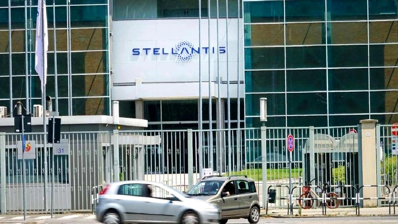 Stellantis, yılın ikinci yarısı için temkinli toparlanma beklentisini açıkladı. Detaylar