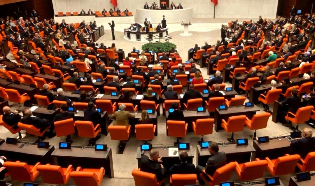 TBMM Komisyon Çağrısı ve İYİ Parti’nin Tepkisi TBMM'den komisyon çağrısı ve İYİ Parti'nin tepkisiyle ilgili son gelişmeler.