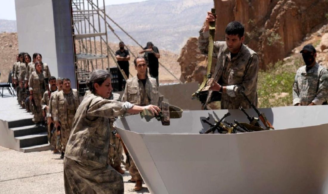 Terörsüz Türkiye Sürecinde Önemli Bir Adım: PKK’nın Silah Bırakma Töreni Terörsüz Türkiye yolunda önemli bir adım: PKK'nın silah bırakma töreniyle