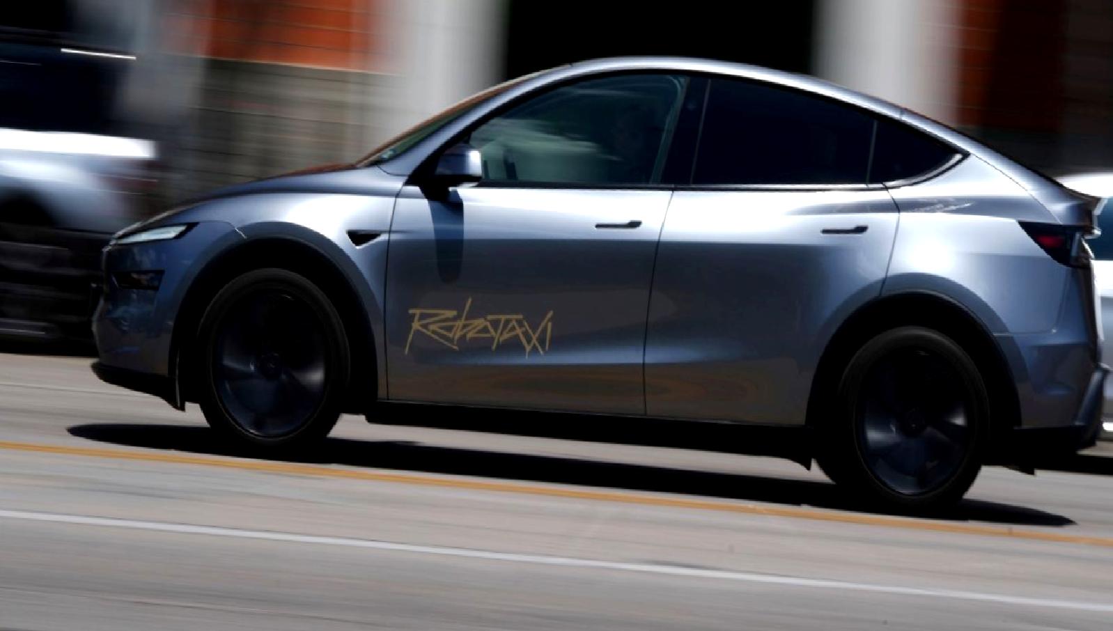 Tesla'nın Robotaksi'si, insanlı hizmetle yolculukları güvenli ve yenilikçi hale getiriyor.