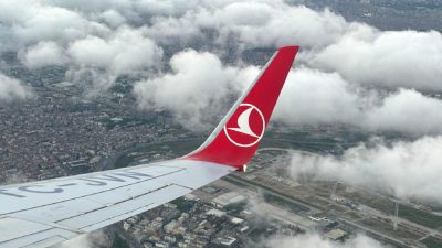 THY uçağında iniş takımında duman tespit edildi, yolcular güvenli tahliye