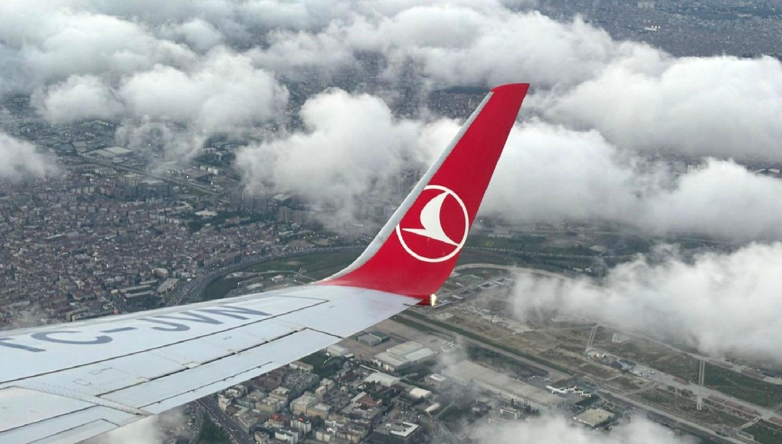 THY uçağında iniş takımında duman tespit edildi, yolcular güvenli tahliye