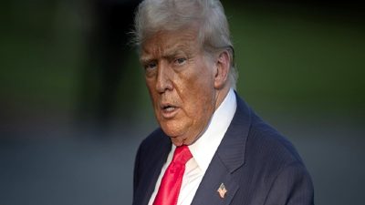 Donald Trump, ikinci döneminde tarihin en düşük kamuoyu desteğini alıyor.