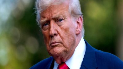 Donald Trump'ın son açıklamaları ve suçlamalarını keşfedin. ABD politikasında en