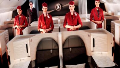 Türk Hava Yolları'ndan kabin memuru olmak isteyenlere özel fırsatlar ve