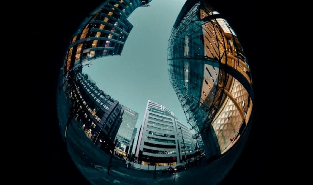 Yapay Zeka Balonunun Tehlikeli Yükselişi Yapay zeka balonunun tehlikeli yükselişi: Riskler, fırsatlar ve geleceğe etkileri