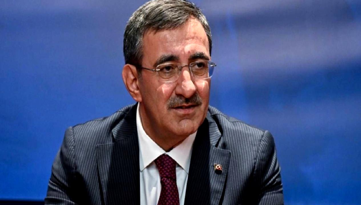 Yılmaz, A Haber canlı yayınında güncel gündemi değerlendiriyor. Siyaset, ekonomi